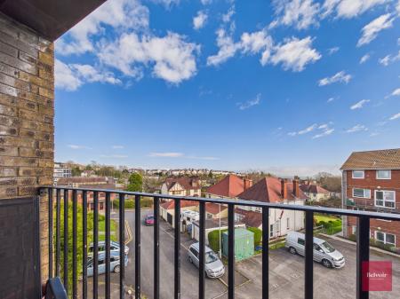 2 bedroom Flat to let in Vivian Mansions, Sketty, Swansea, SA2