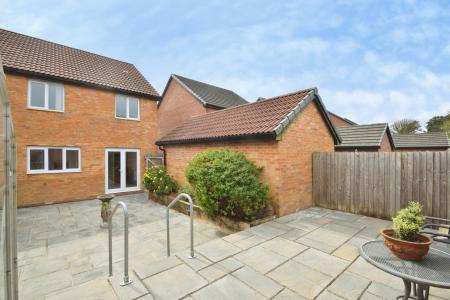 3 bedroom Detached house for sale in Awel Y Mor, Swansea, SA2