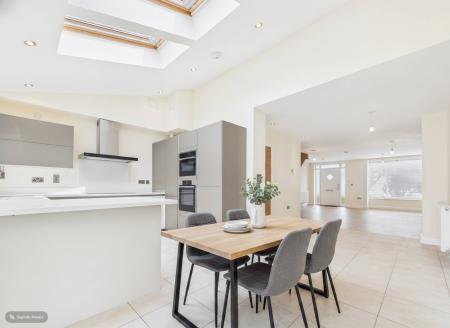 3 bedroom Town house to let in Mumbles Road, Mumbles, Swansea, SA3