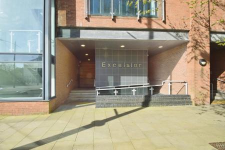 2 bedroom Flat for sale in Princess Way, Swansea, SA1