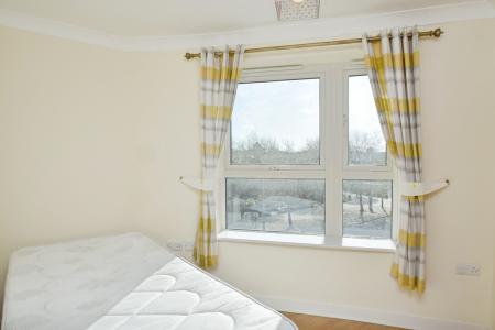 2 bedroom Flat for sale in Princess Way, Swansea, SA1