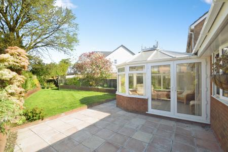 2 bedroom Bungalow for sale in Chapel Road, Swansea, SA4
