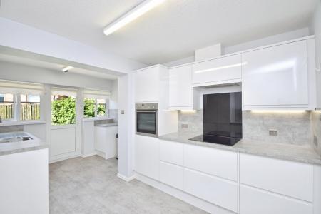 2 bedroom Bungalow for sale in Chapel Road, Swansea, SA4