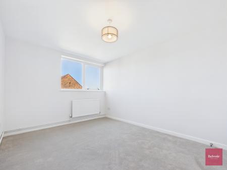 1 bedroom Flat to let in Heath Court, West Cross, Swansea, SA3