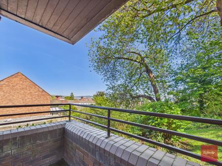 1 bedroom Flat to let in Heath Court, West Cross, Swansea, SA3