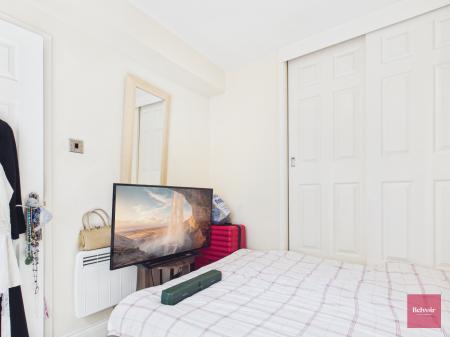 1 bedroom Flat to let in Irvine Court, Mumbles, Swansea, SA3