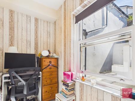 1 bedroom Flat to let in Irvine Court, Mumbles, Swansea, SA3