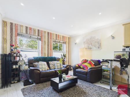 1 bedroom Flat to let in Irvine Court, Mumbles, Swansea, SA3