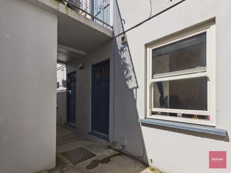 1 bedroom Flat to let in Irvine Court, Mumbles, Swansea, SA3