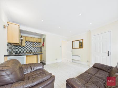 1 bedroom Flat to let in Irvine Court, Mumbles, Swansea, SA3