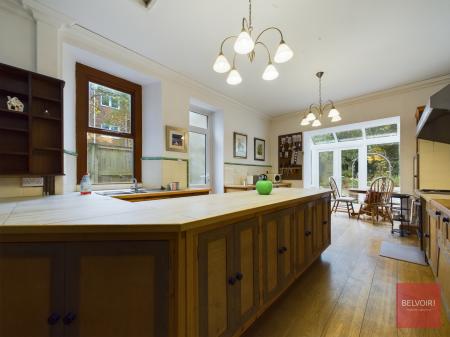 2 bedroom Semi-detached house to let in Newton Road, Mumbles, Swansea, SA3