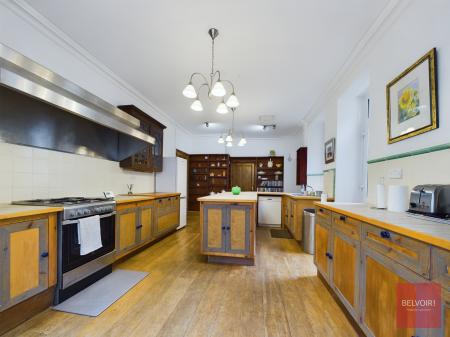 2 bedroom Semi-detached house to let in Newton Road, Mumbles, Swansea, SA3