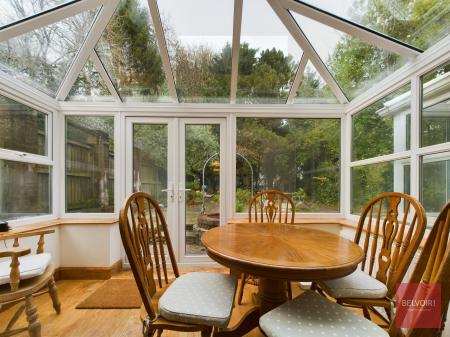 2 bedroom Semi-detached house to let in Newton Road, Mumbles, Swansea, SA3