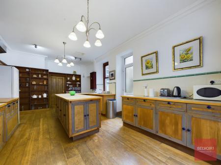 2 bedroom Semi-detached house to let in Newton Road, Mumbles, Swansea, SA3