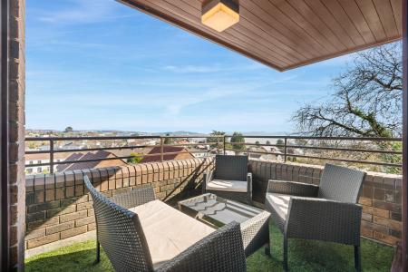 1 bedroom Flat to let in Heath Court, West Cross, Swansea, SA3