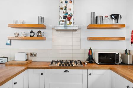 1 bedroom Flat to let in Heath Court, West Cross, Swansea, SA3