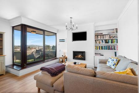 1 bedroom Flat to let in Heath Court, West Cross, Swansea, SA3