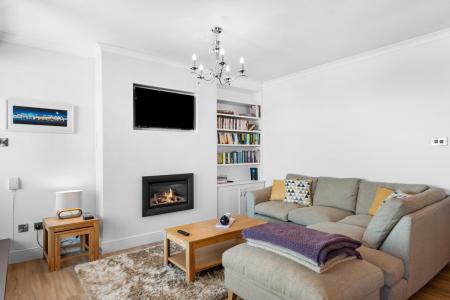 1 bedroom Flat to let in Heath Court, West Cross, Swansea, SA3