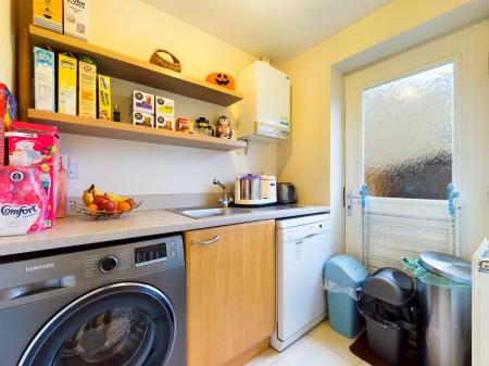 4 bedroom Detached house to let in Herbert Thomas Way, Birchgrove, Swansea, SA7