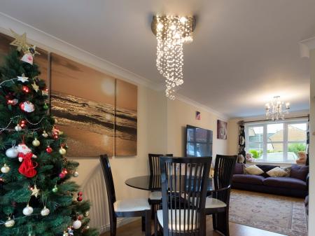4 bedroom Detached house to let in Herbert Thomas Way, Birchgrove, Swansea, SA7