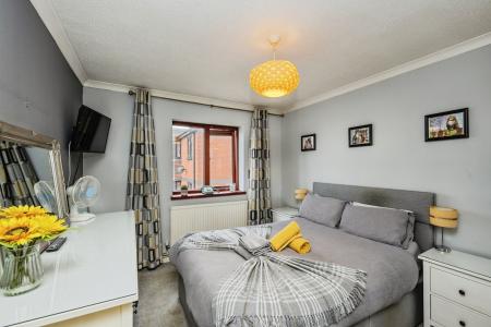 2 bedroom Flat for sale in Sarlou Court, Swansea, SA2