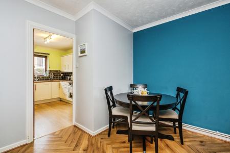 2 bedroom Flat for sale in Sarlou Court, Swansea, SA2