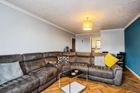 2 bedroom Flat for sale in Sarlou Court, Swansea, SA2