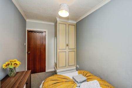 2 bedroom Flat for sale in Sarlou Court, Swansea, SA2