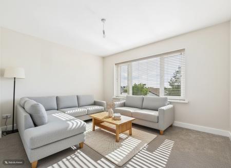 2 bedroom Flat to let in Bishopston Road, Bishopston, Swansea, SA3