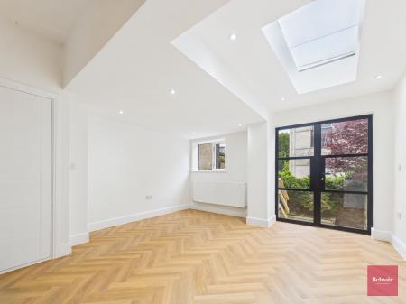 2 bedroom Terraced House to let in Castle Square, Mumbles, Swansea, SA3