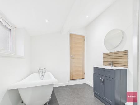 2 bedroom Terraced House to let in Castle Square, Mumbles, Swansea, SA3