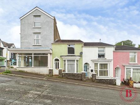 2 bedroom Terraced House to let in Castle Square, Mumbles, Swansea, SA3