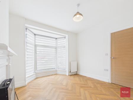 2 bedroom Terraced House to let in Castle Square, Mumbles, Swansea, SA3