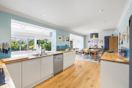 4 bedroom Detached house for sale in Cambridge Road, Langland, Swansea, SA3