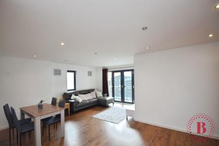 2 bedroom Flat for sale in South Quay, Waterfront, SA1