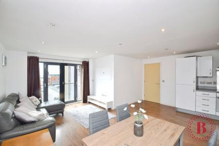 2 bedroom Flat for sale in Kings Road, Swansea, SA1