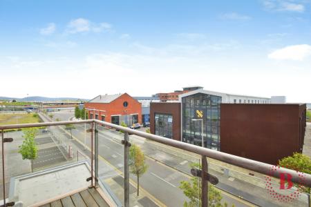 2 bedroom Flat for sale in South Quay, Waterfront, SA1