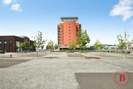 2 bedroom Flat for sale in Kings Road, Swansea, SA1
