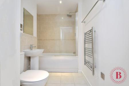 2 bedroom Flat for sale in South Quay, Waterfront, SA1