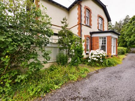 3 bedroom Semi-detached house to let in Slade Road, Newton, Swansea, SA3