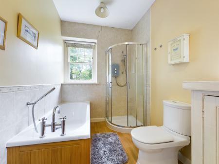 3 bedroom Semi-detached house to let in Slade Road, Newton, Swansea, SA3