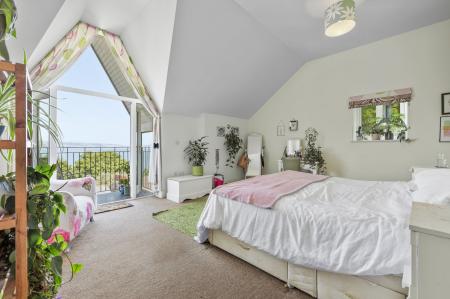 5 bedroom Town house for sale in Mumbles Road, Mumbles, Swansea, SA3