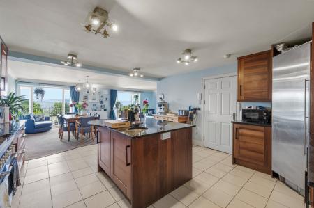 5 bedroom Town house for sale in Mumbles Road, Mumbles, Swansea, SA3