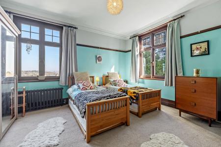 10 bedroom Detached house for sale in Higher Lane, Swansea, SA3