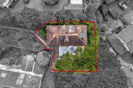 10 bedroom Detached house for sale in Higher Lane, Swansea, SA3