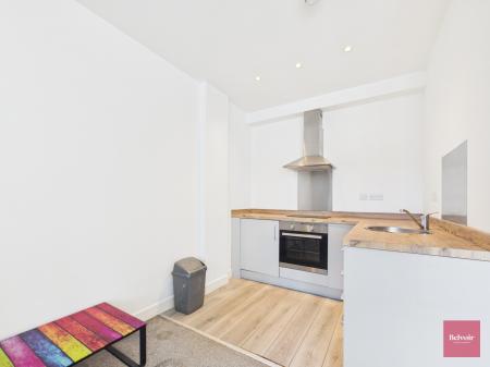 1 bedroom Studio flat to let in College Street, City Centre, Swansea, SA1