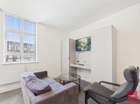 1 bedroom Studio flat to let in College Street, City Centre, Swansea, SA1