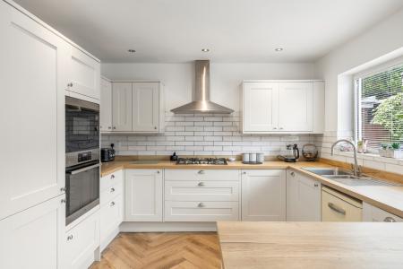 4 bedroom Detached house for sale in Derwen Fawr Road, Derwen Fawr, Swansea, SA2
