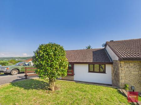 2 bedroom Bungalow to let in Bay View Gardens, Skewen, Neath, SA10