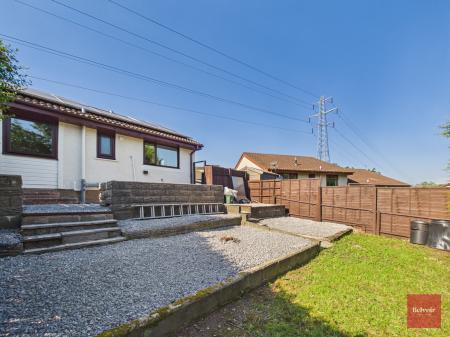2 bedroom Bungalow to let in Bay View Gardens, Skewen, Neath, SA10